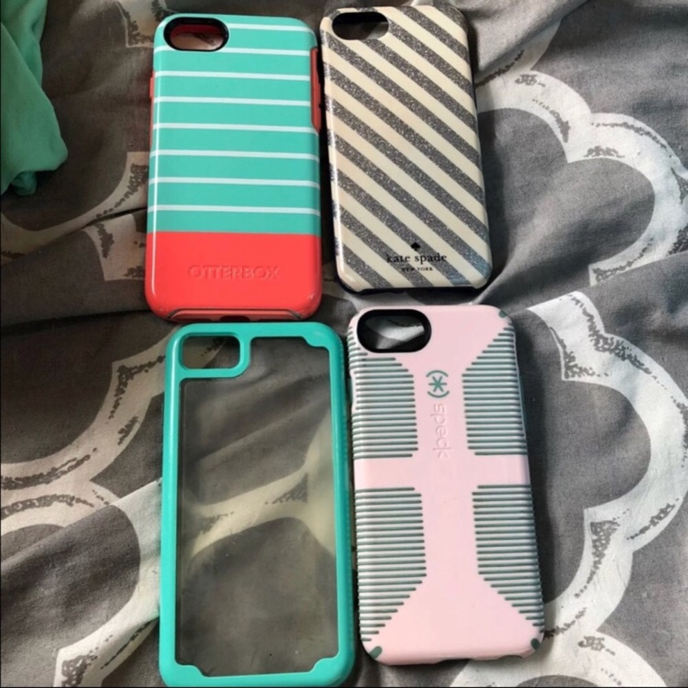 IPhone 7 cases - lightly used and no damage ❤️